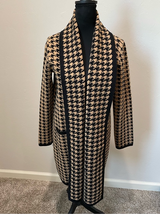 Ann Taylor Sweaters - Ann Taylor Black and Tan Houndstooth Open-Front Cardigan